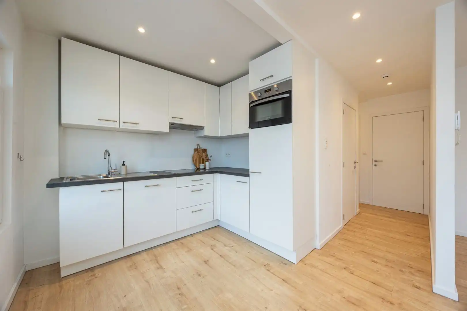 Instapklaar dakappartement met veel lichtinval foto 2