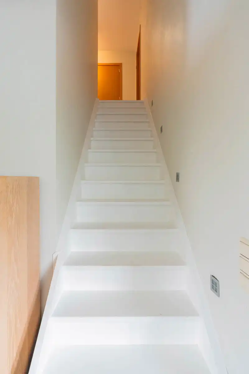 Ruime en moderne open bebouwing met prachtige tuin foto 16