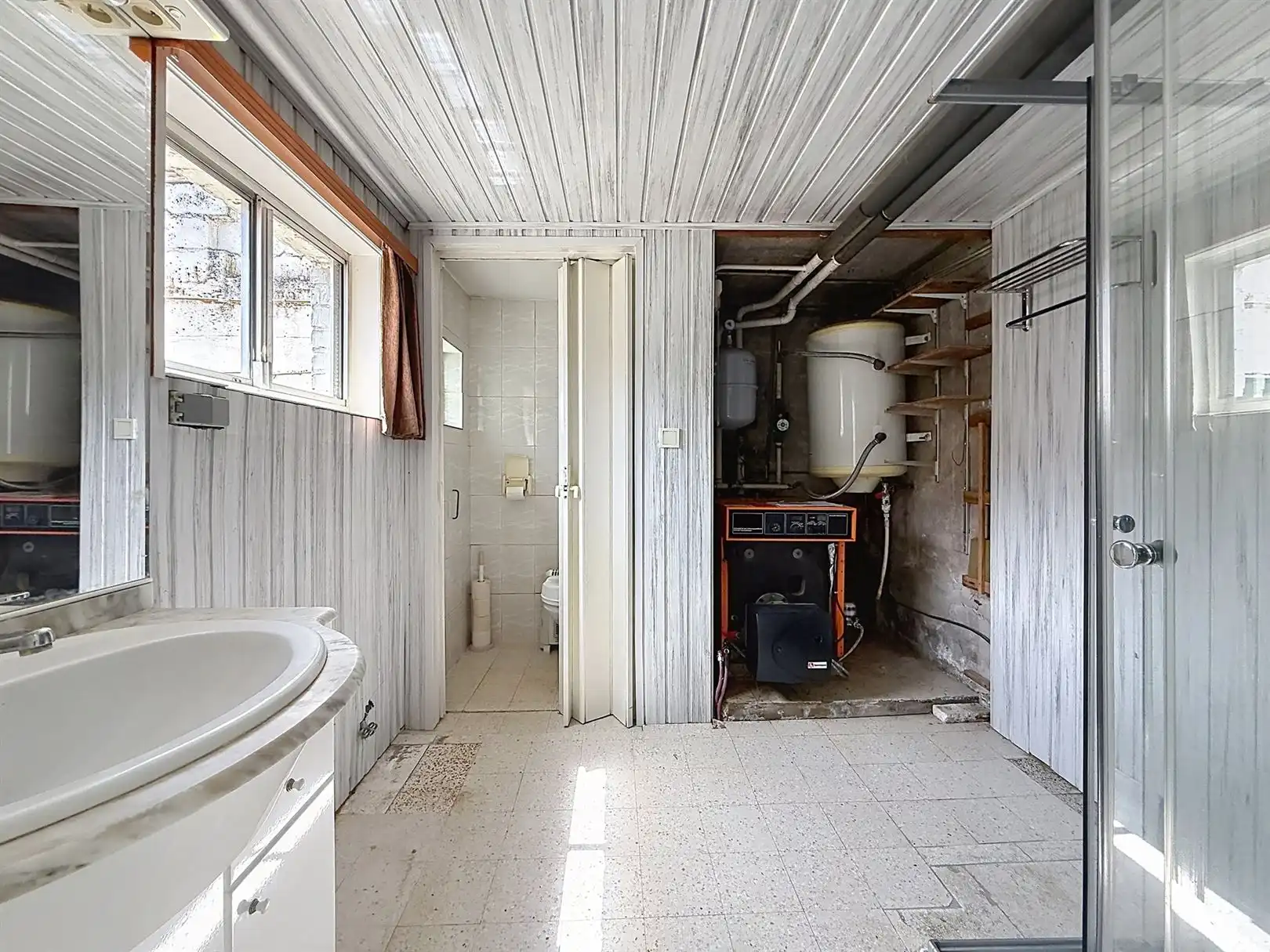 Te renoveren woning met 3 slpks en zolder, tuin, 12a 06ca foto 40