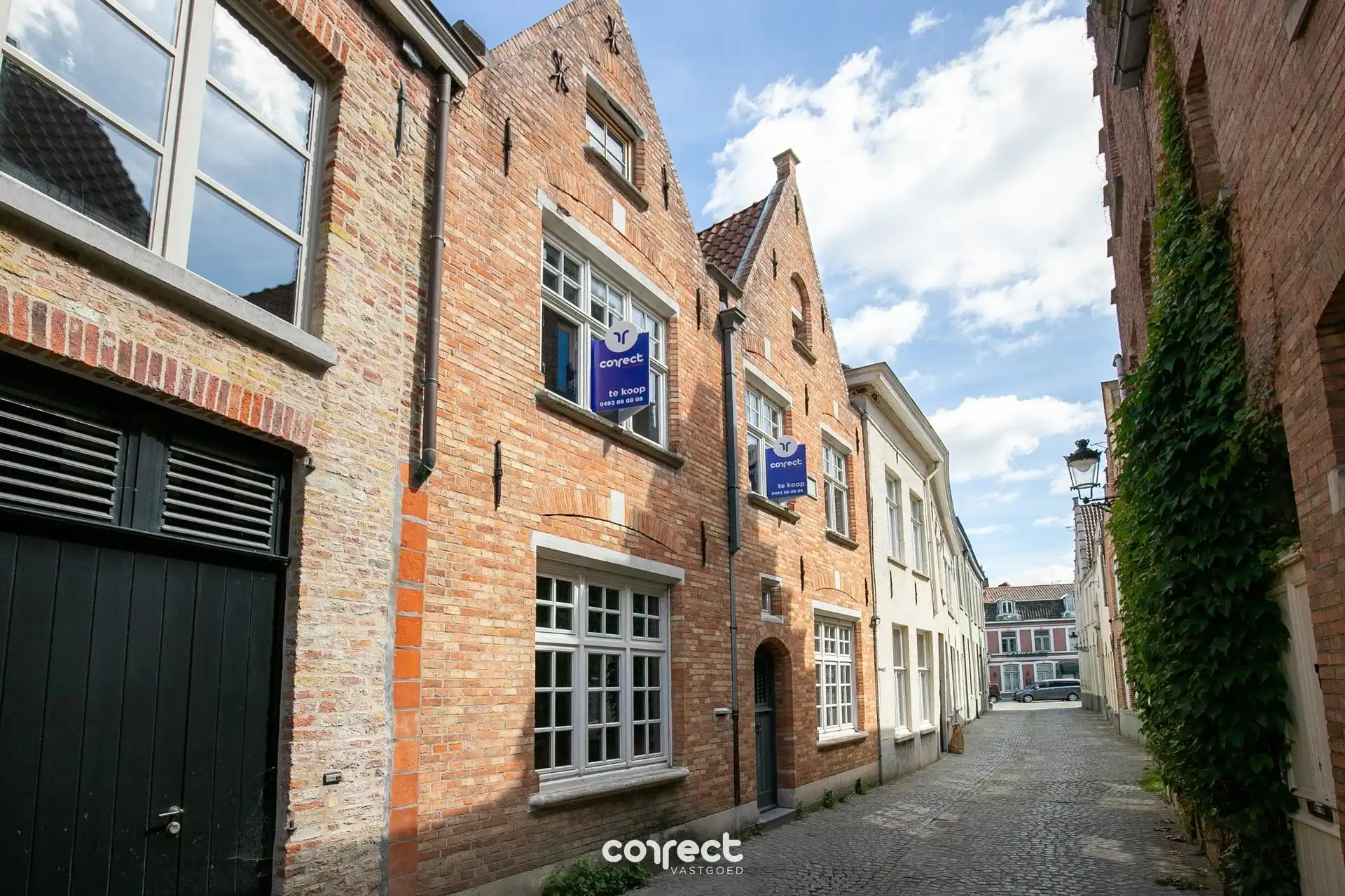 Hoofdfoto van de publicatie: Te renoveren stadswoning op uitstekende ligging.