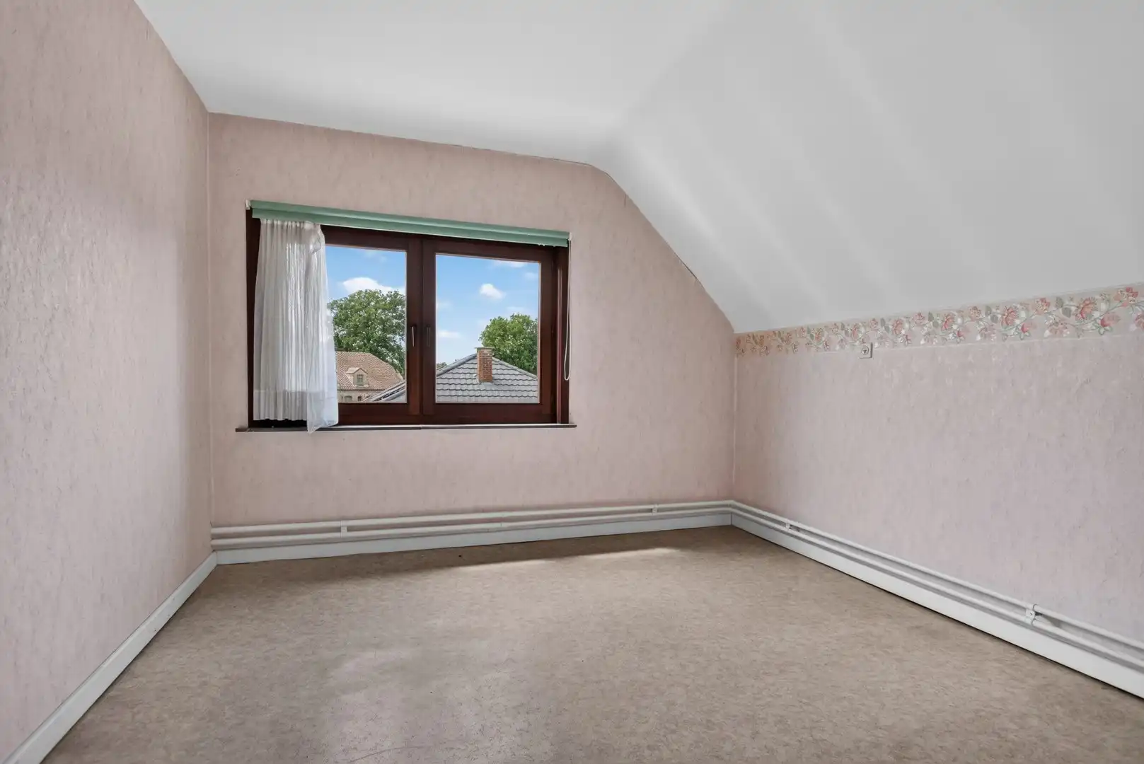 Ruime gezinswoning met 5 slaapkamers op een perceel van 23a 36ca foto 21