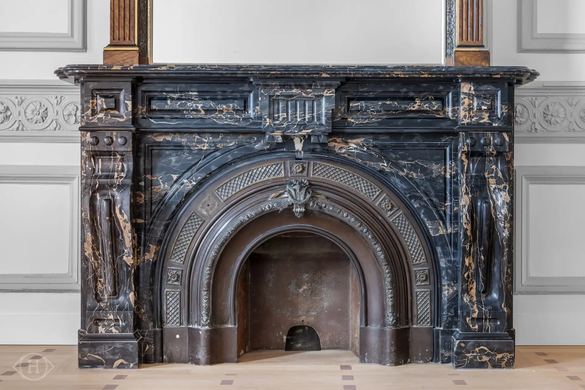 Stijlvol historisch appartement op de Bondgenotenlaan foto 19