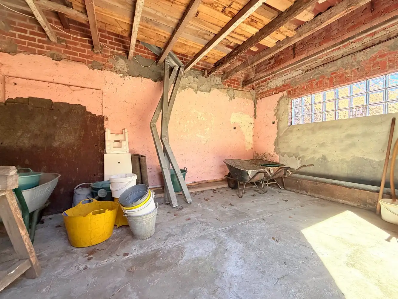 Alleenstaande woning op een perceel van 2.254 m² foto 12
