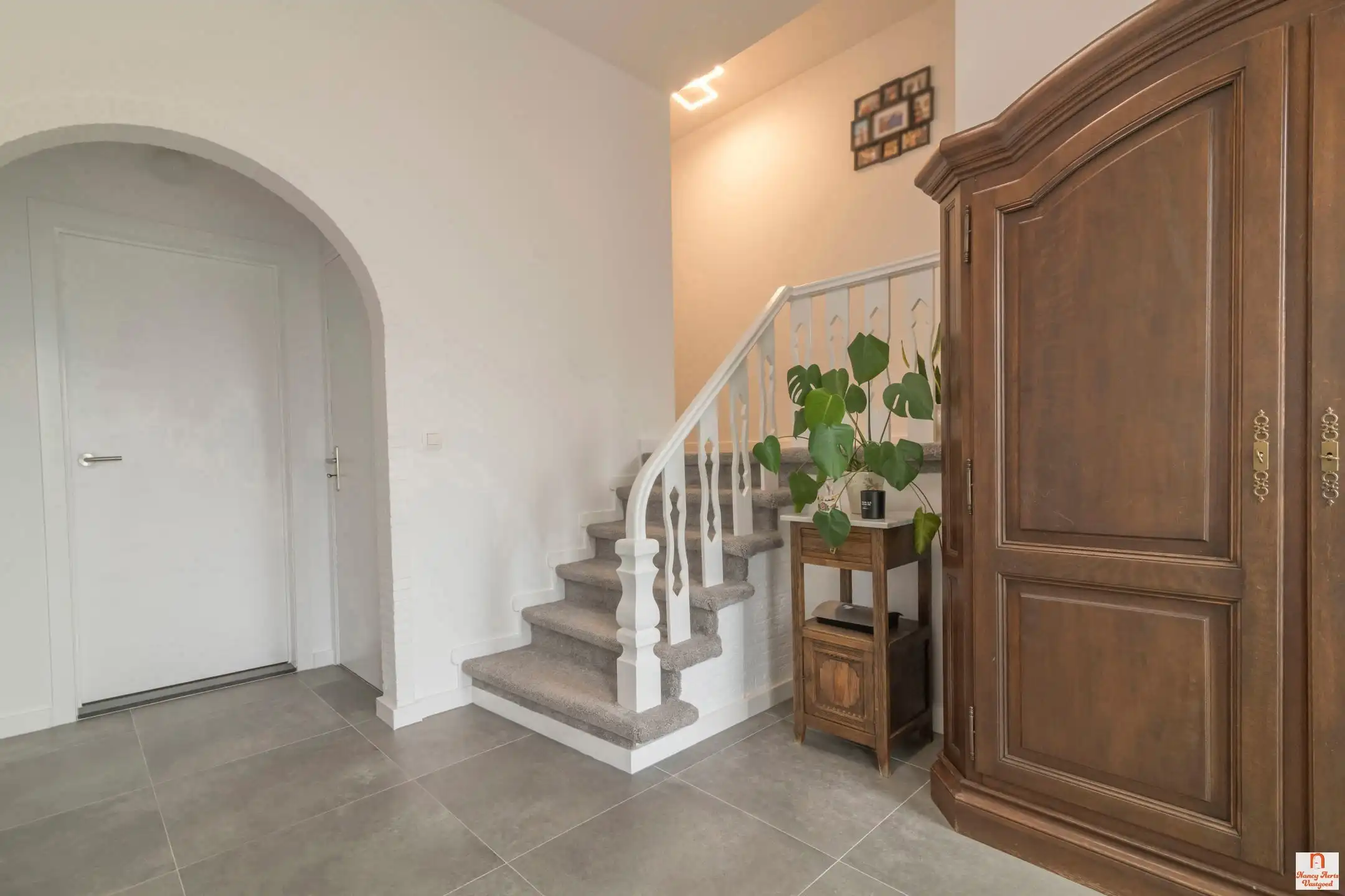 Grondig gerenoveerde splitlevelwoning in een rustige straat foto 17