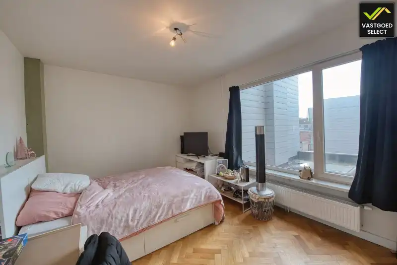 Statige herenwoning met bijgebouw, garage­mogelijkheden en patio in centrum Eeklo foto 13