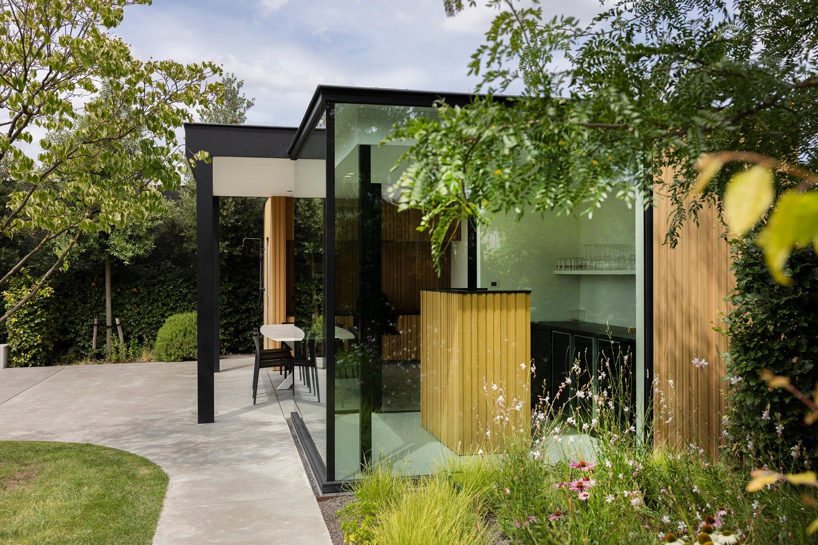 Ruime, stijlvolle villa met poolhouse en zwembad. foto 22