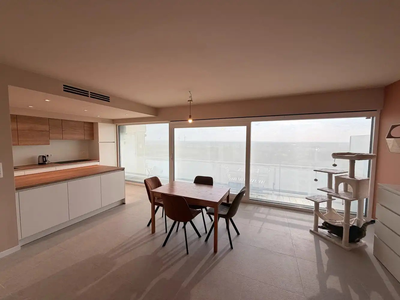 Gerenoveerd appartement van 92m² met 2 slaapkamers te Genk foto 4