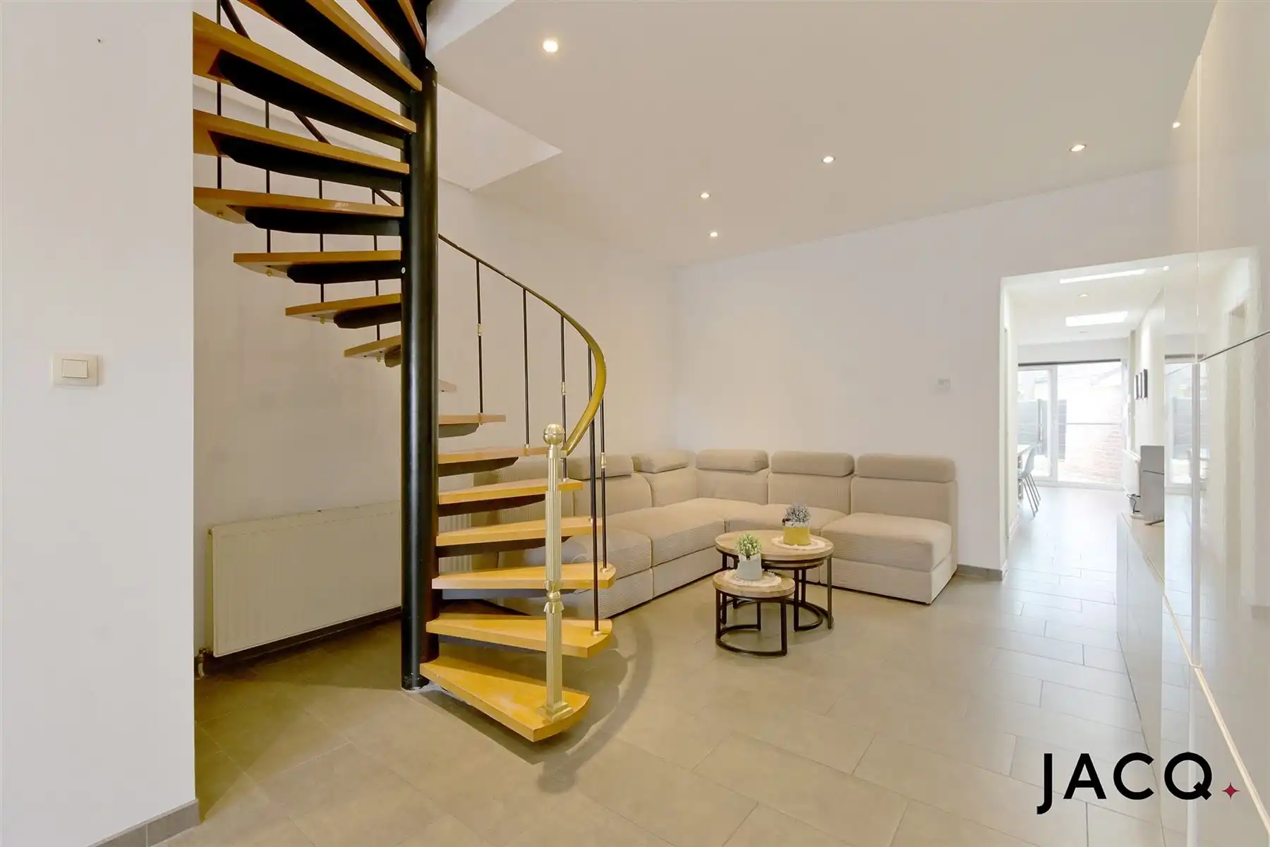 Instapklare woning met 3slpk's en gezellige zuid-tuin! foto 3
