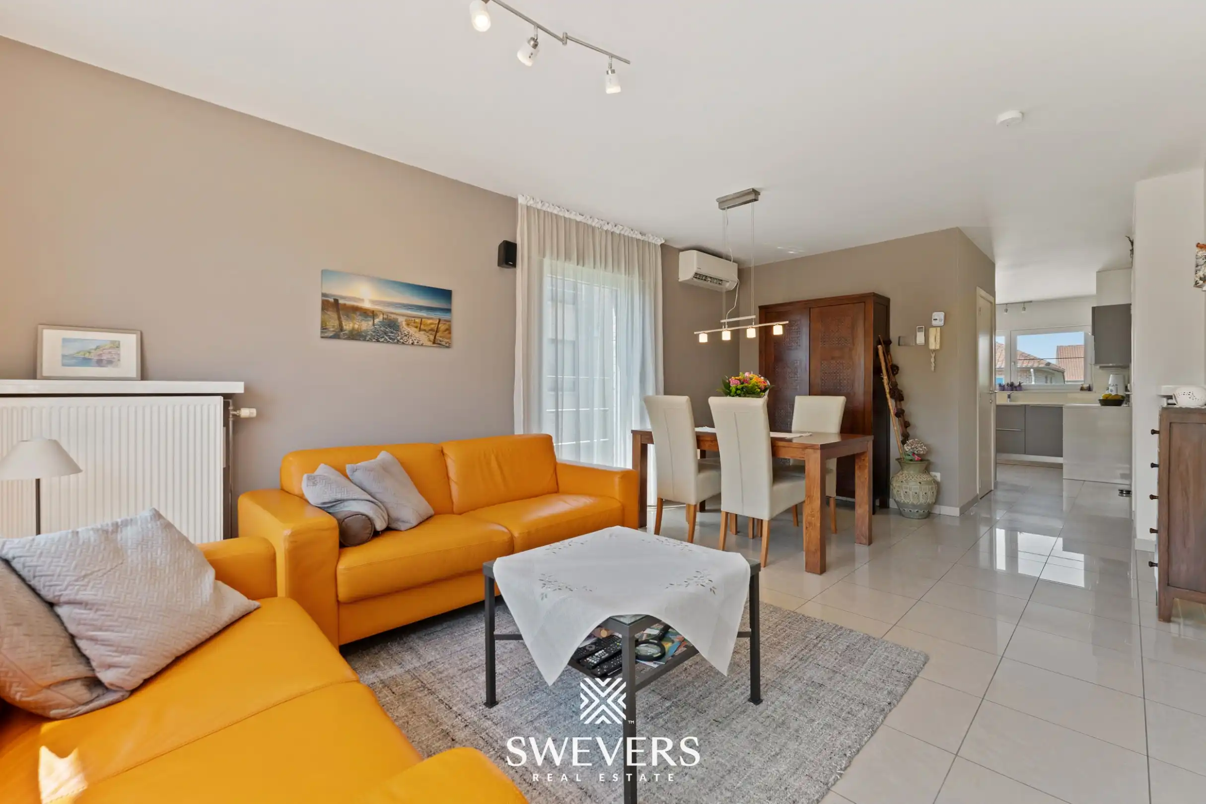 Instapklaar, lichtrijk duplex-appartement met ruim terras in hartje Helchteren foto 7