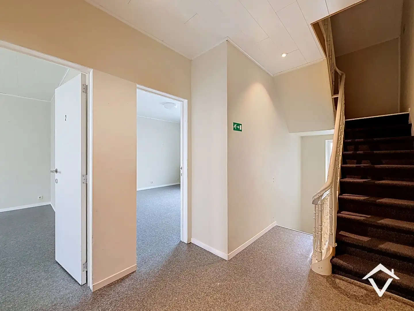 Centraal gelegen woning met 5 slaapkamers te Roeselare foto 10