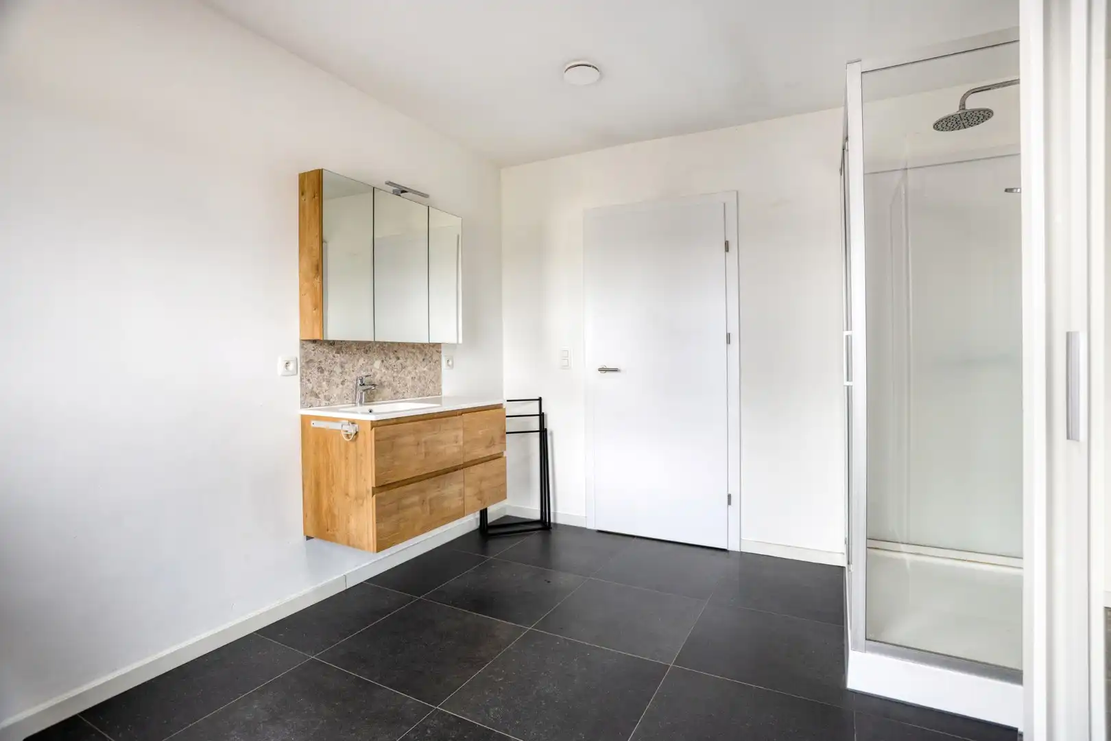 Ruime nieuwbouwwoning met 3 SLKPS onder registratierechten!  foto 21