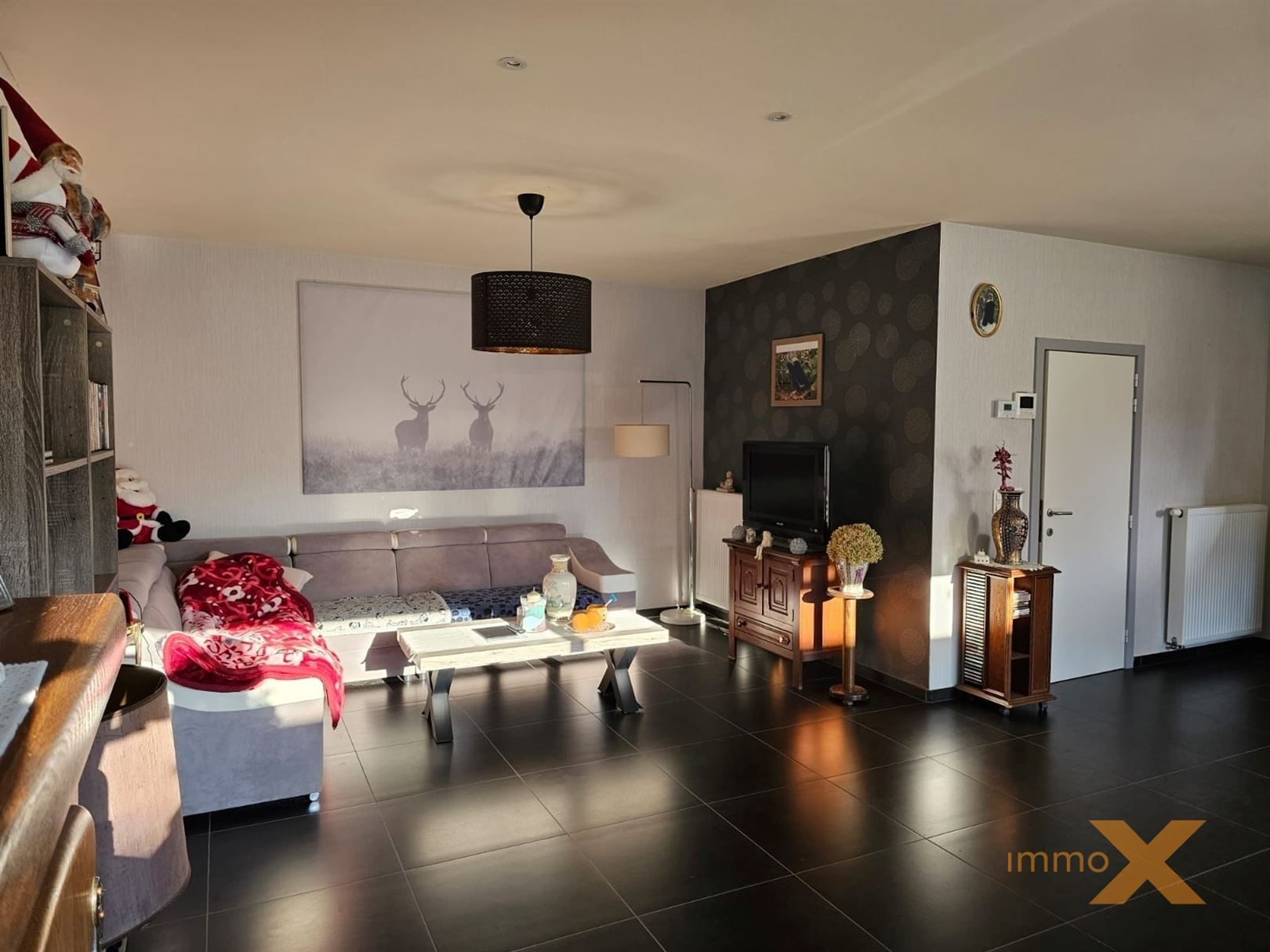 RUIM LICHTRIJK GELIJKVLOERS MET TUINTJE foto 5