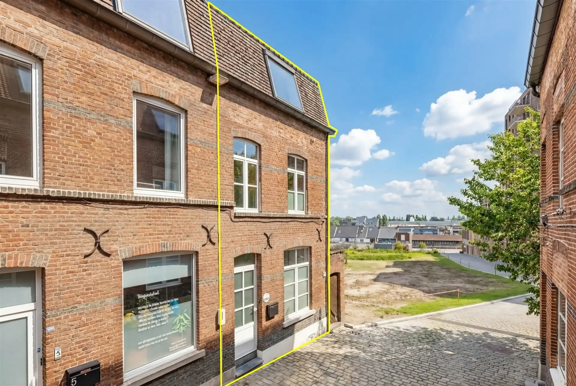 Gunstig gelegen woning met 3 slaapkamers en terras in centrum Wetteren! foto 2