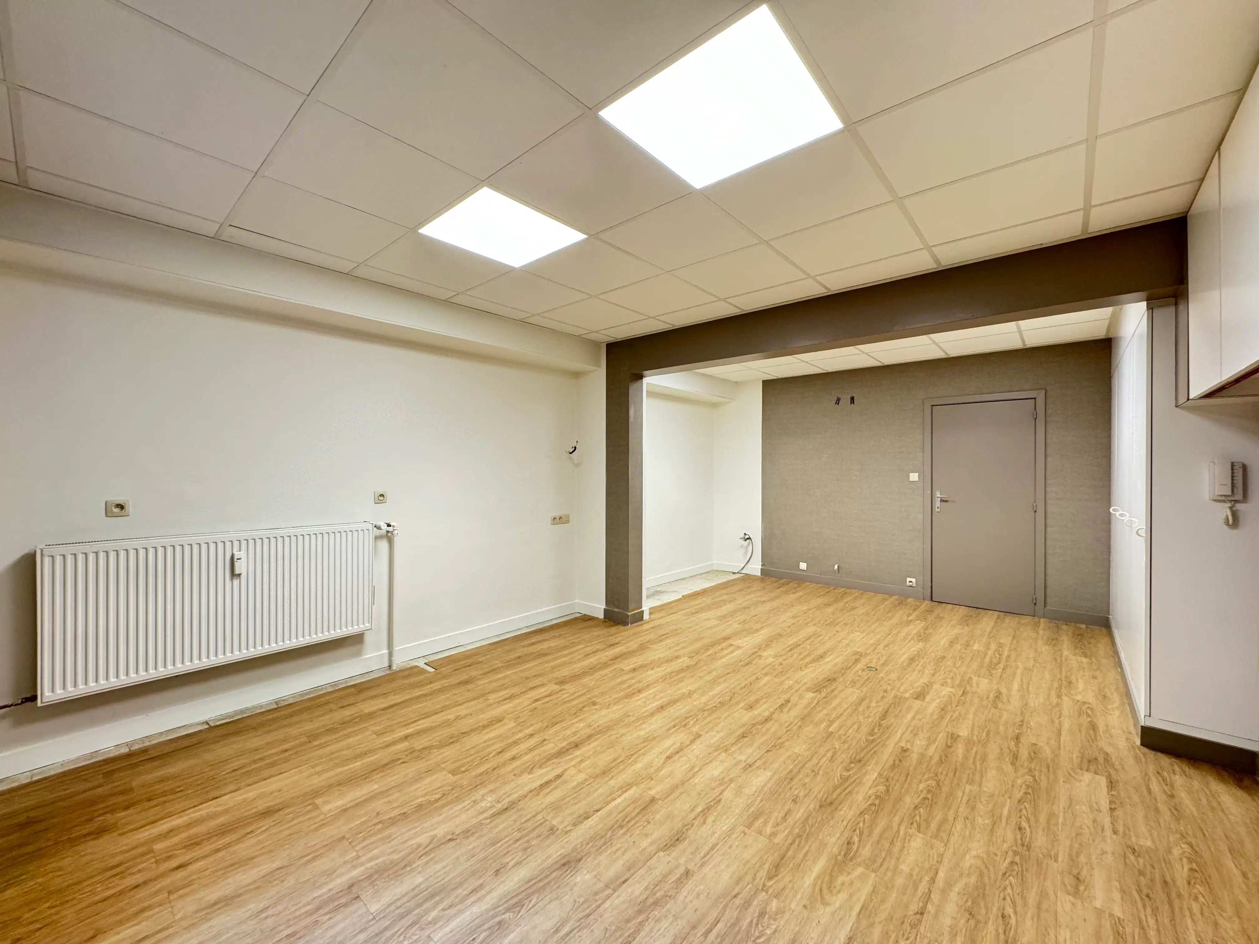 Handelsgelijkvloers 75m² foto 4