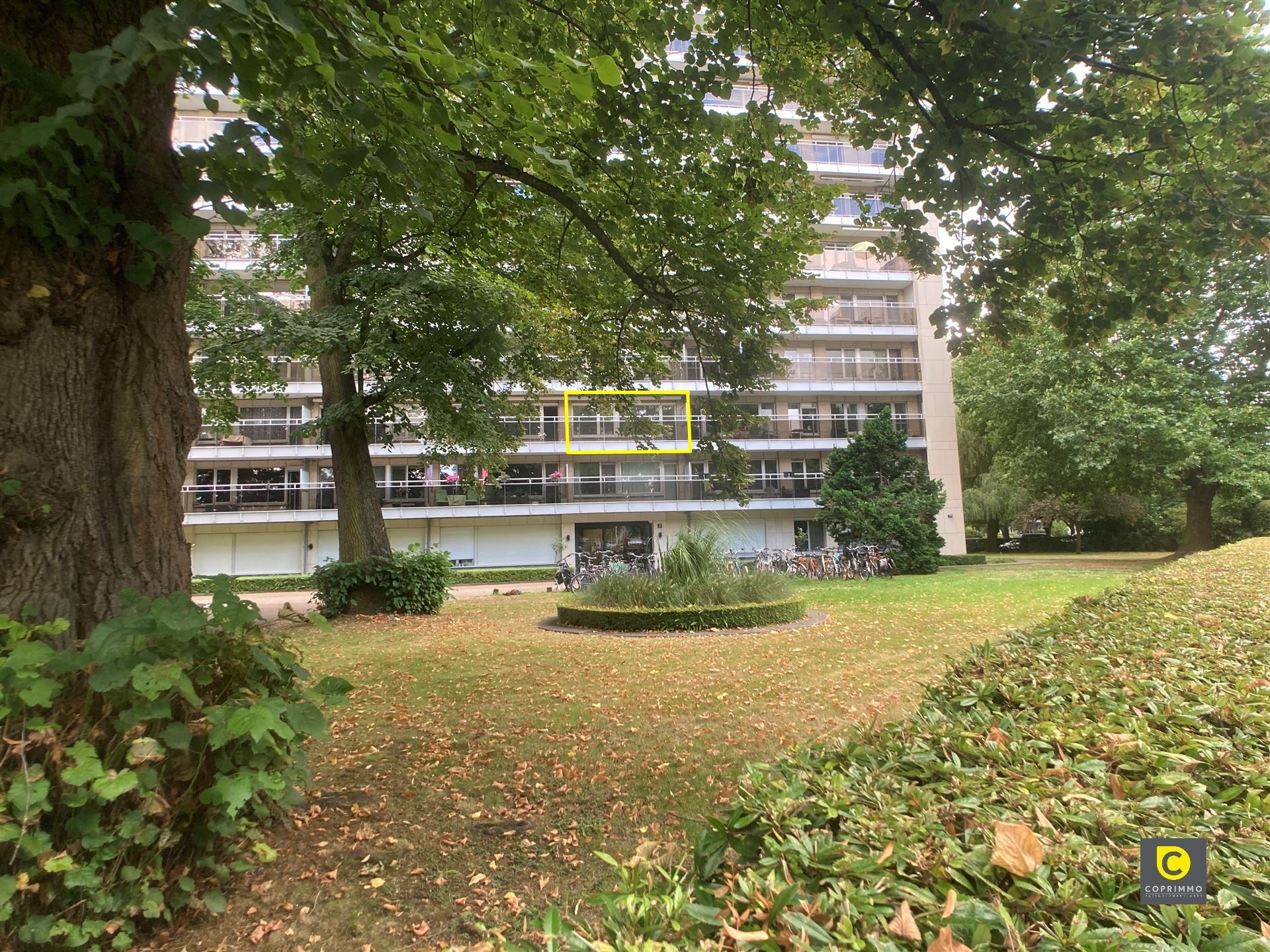 Gerenoveerde studio met terras op toplocatie! foto {{pictureIndex}}