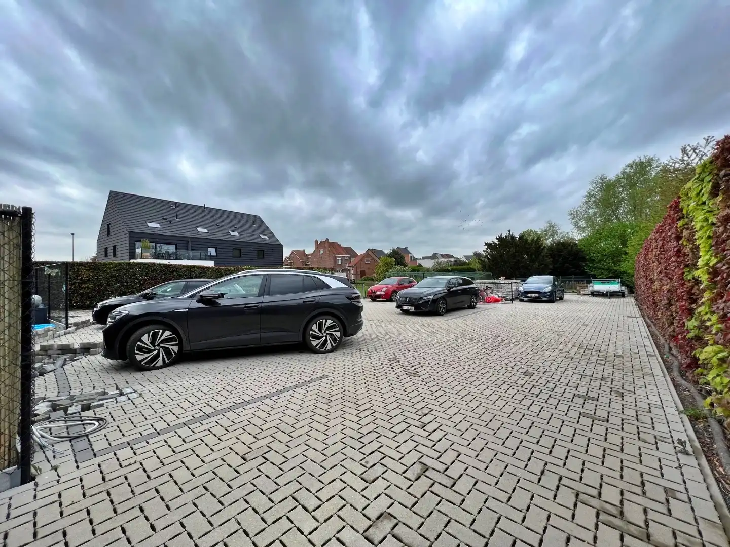 Recent 2-slaapkamer appartement met verschillende terrassen, een kelderberging en een parkeerplaats foto 16