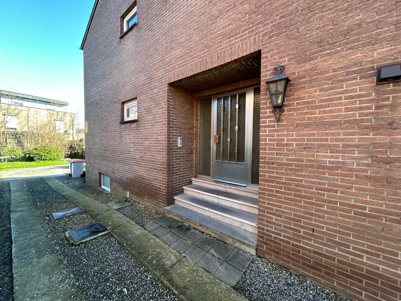 Interessant degelijk appartement met 2 slk en tuin in het Centrum van Dilsen-Stokkem foto 4