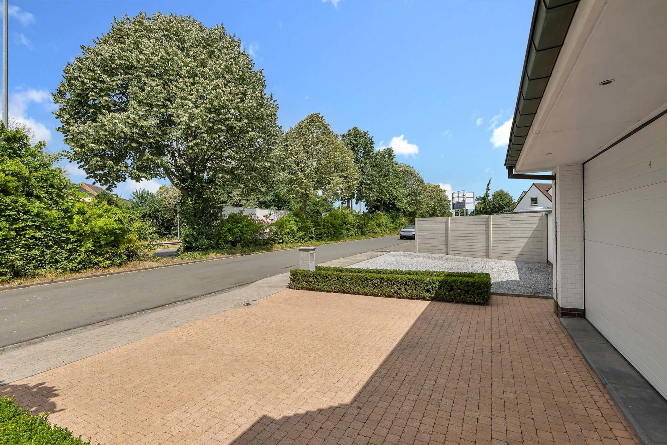 Instapklare villa in Erembodegem met hoogwaardige afwerking foto 28