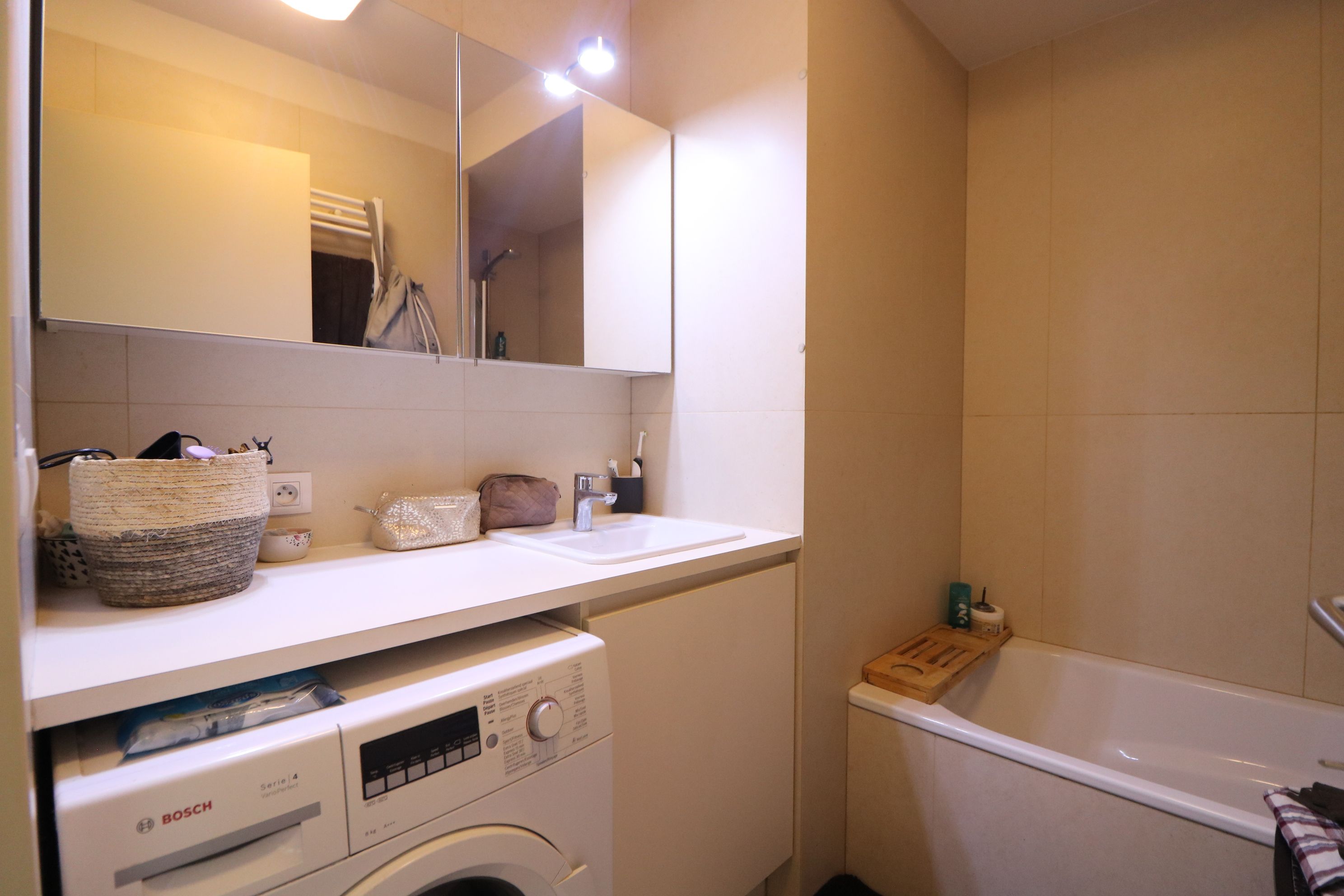Instapklaar recent 2-slaapkamerappartement aan de jachthaven van Blankenberge.  foto 8