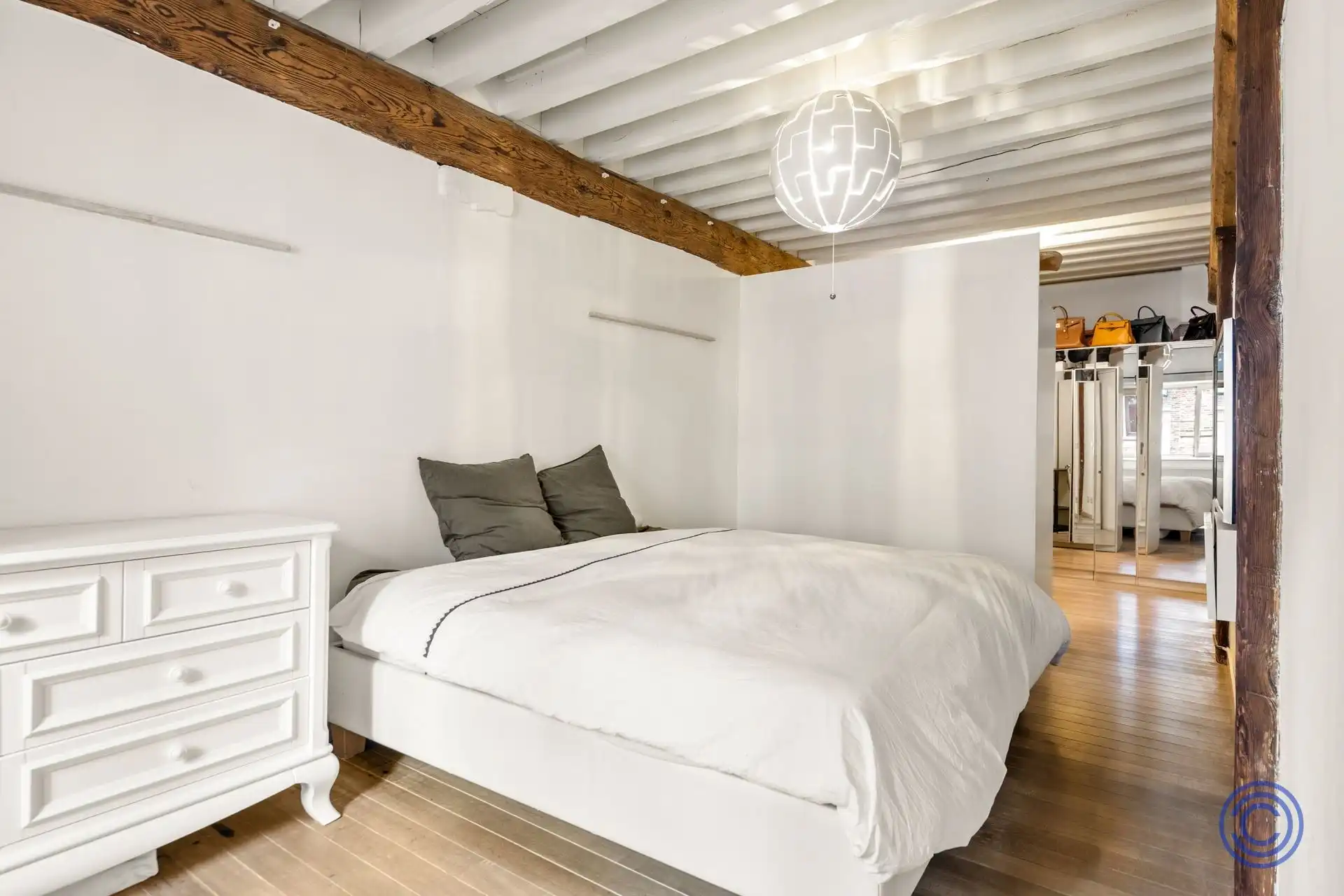 Karaktervol appartement van 195 m² met terras aan de voet van de kathedraal foto 10