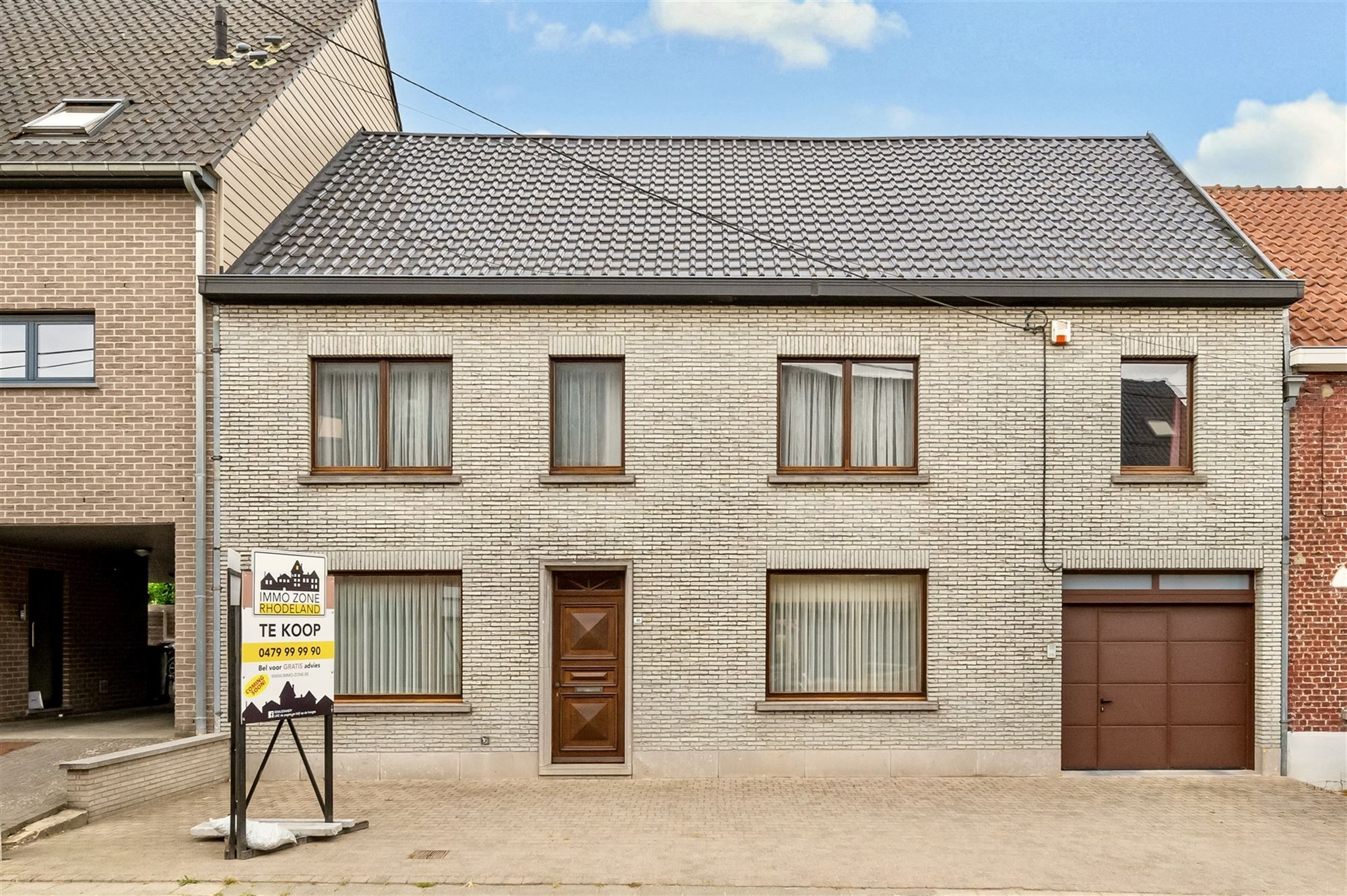 Ruime statige woning met 5 slpks, garage en mooie tuin foto 2