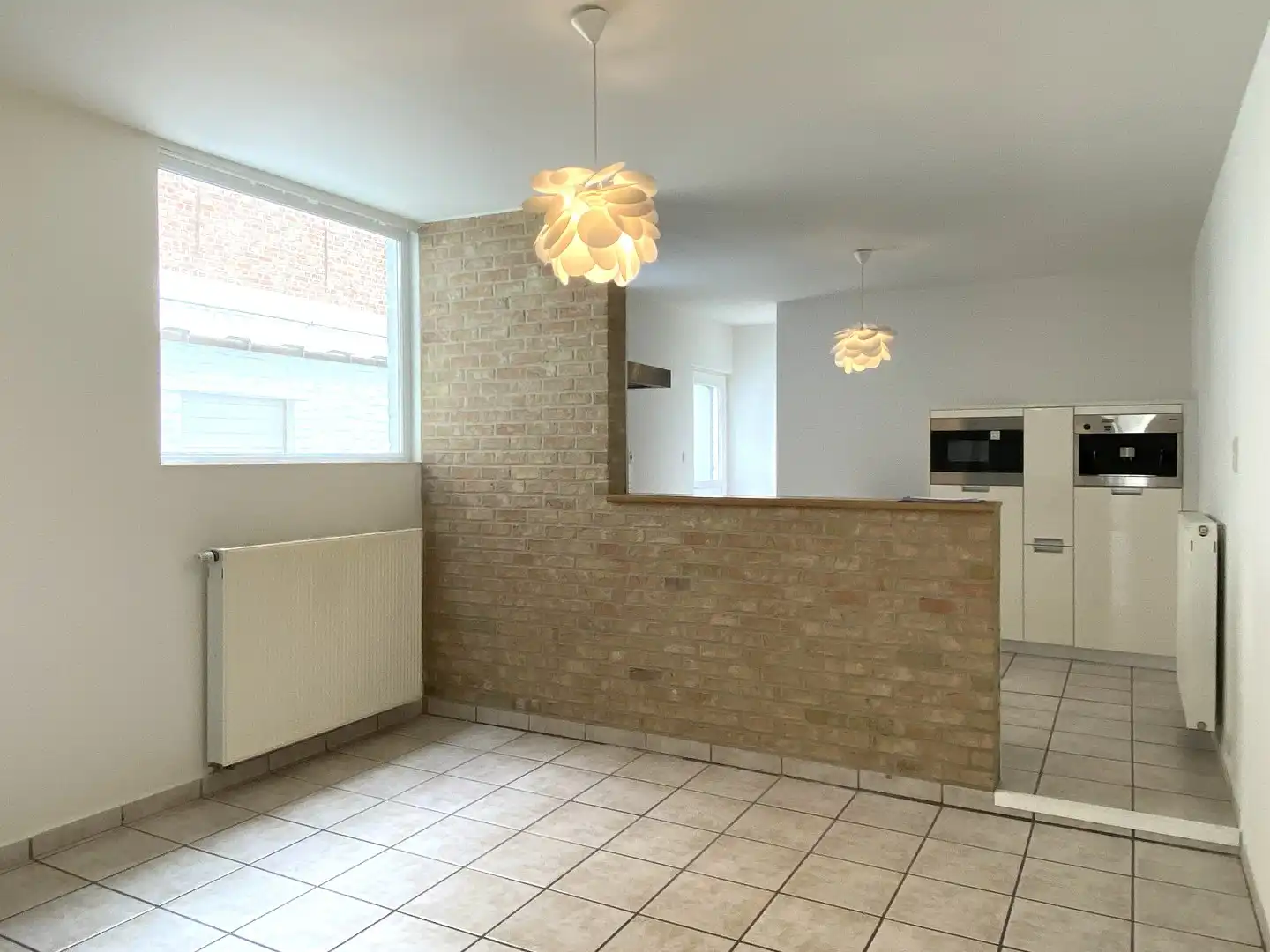 CENTRAAL GELEGEN RIJWONING MET 2 SLAAPKAMER EN KOER foto 5