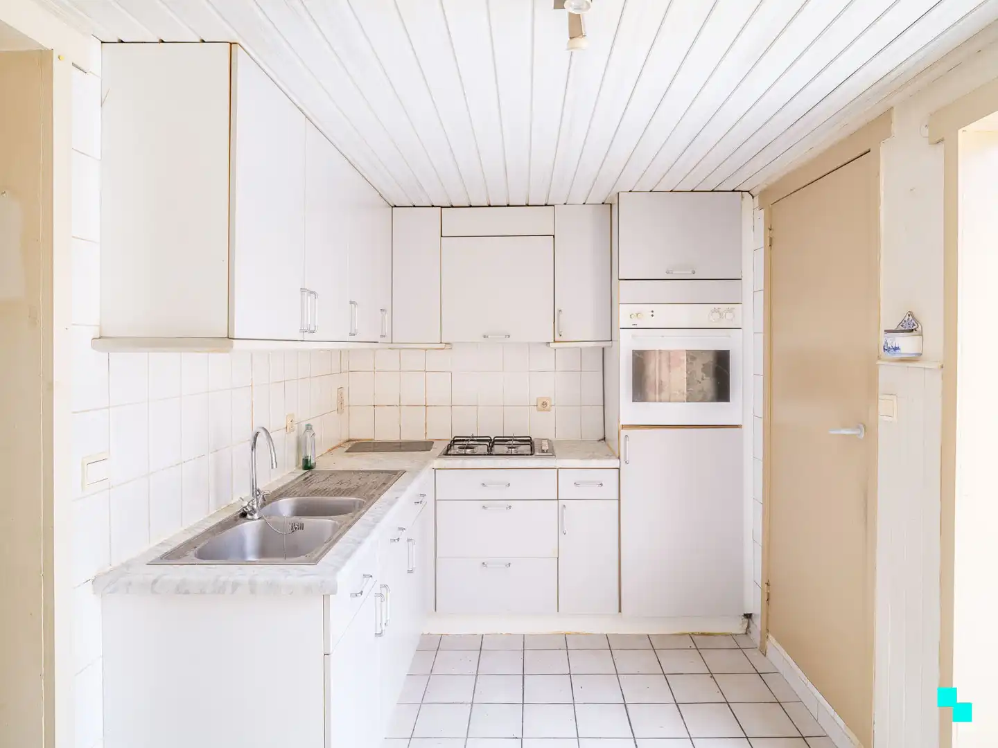 Te renoveren rijwoning met vier slaapkamers te Ledeberg foto 6