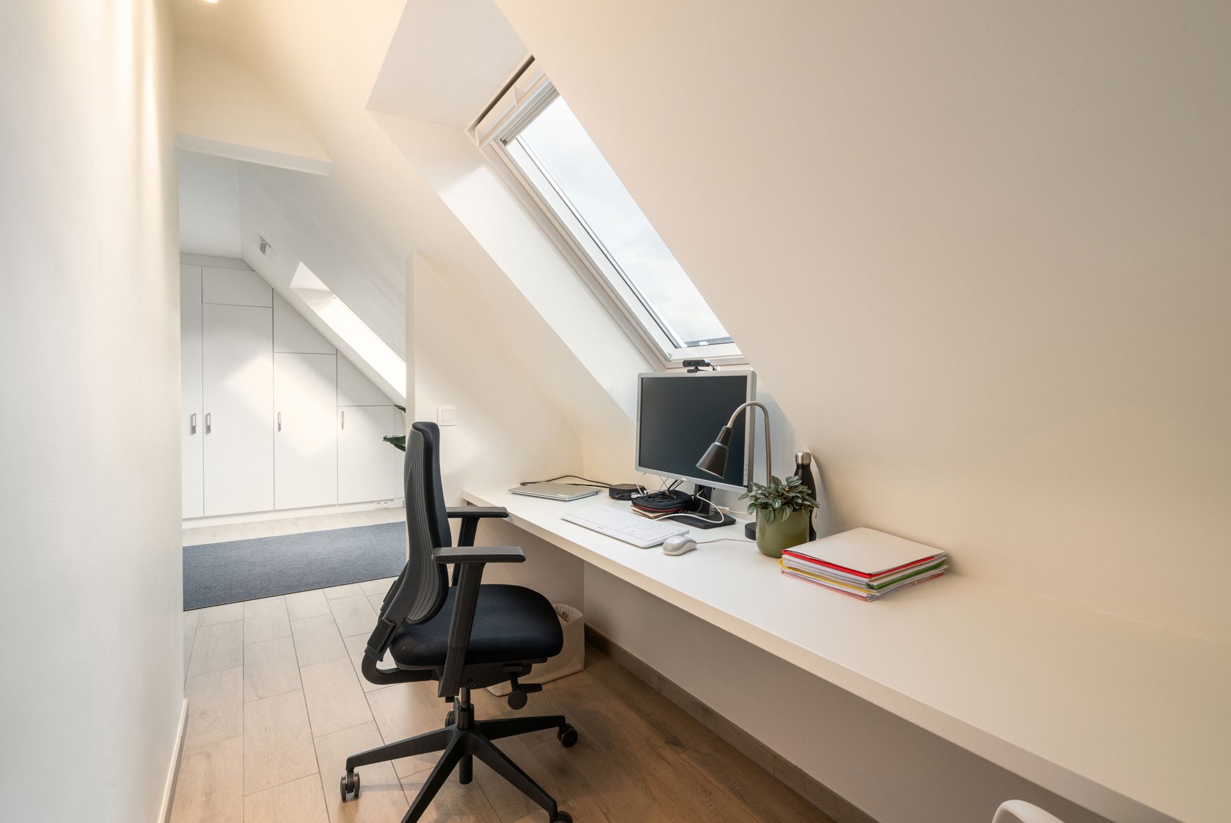 Instapklaar appartement met twee slaapkamers en staanplaats! foto 9