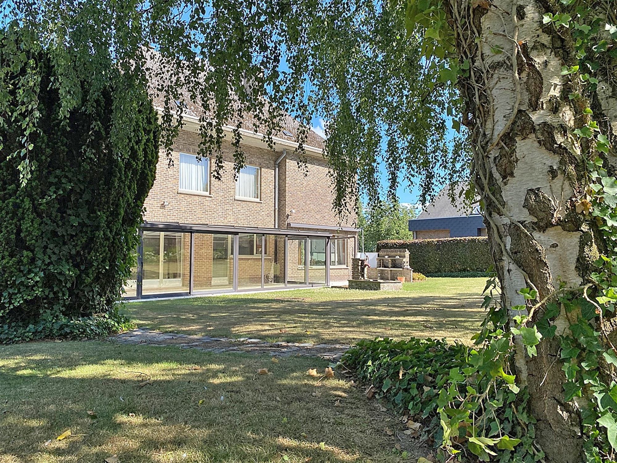 TE RENOVEREN karaktervolle VILLA op een perceel van 1.431m² foto 18