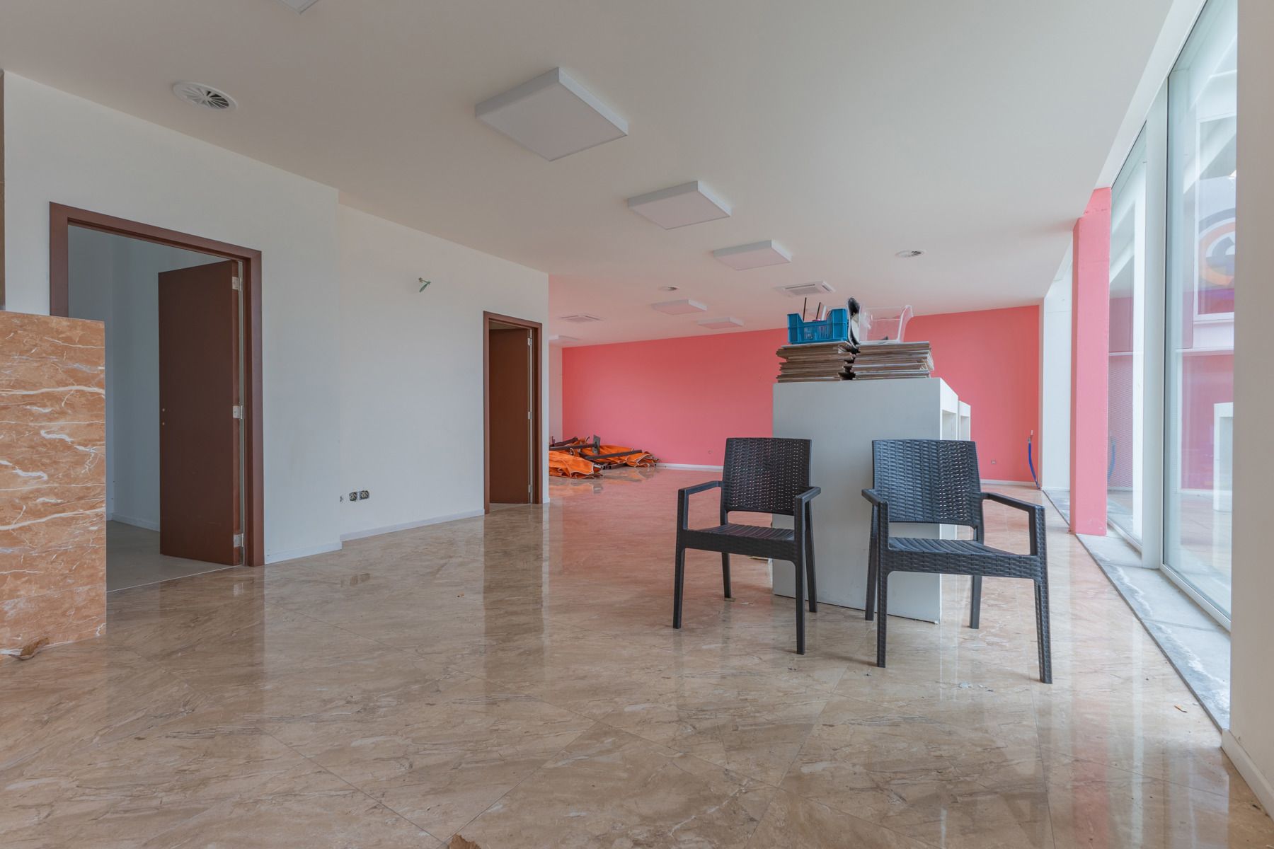 Commercieel gelijkvloers (182 m2) met terras (256 m2) foto 4