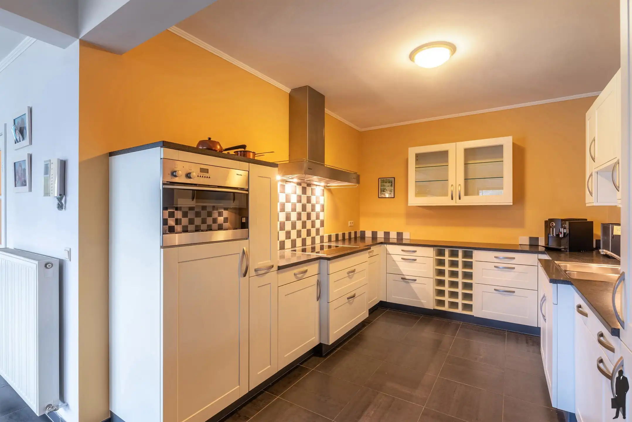 Ontdek dit uitzonderlijk ruime en goed gelegen appartement in het hart van Hoogstraten. Met een royale woonruimte van maar liefst 80 m² foto 17