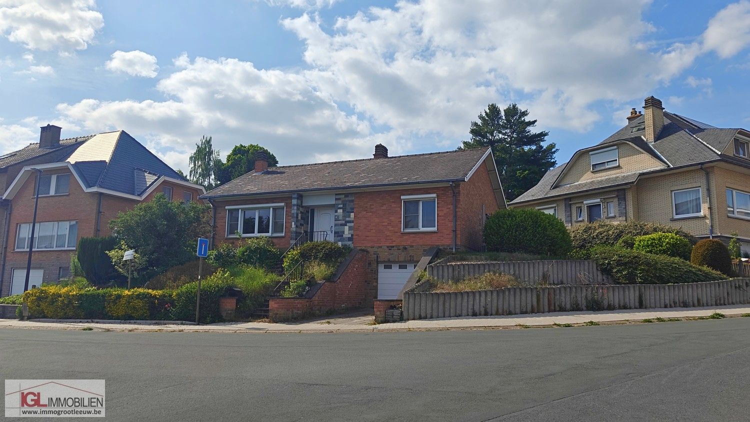 Ruime bungalow met dubbele garage en tuin te koop in Sint-Pieters-Leeuw foto 25