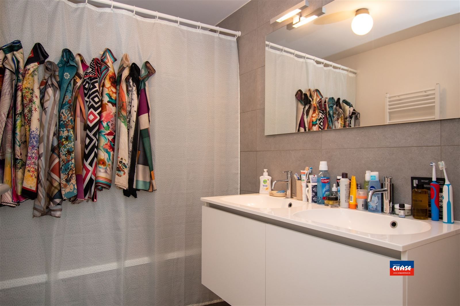 Recente woning met 3 slaapkamers, garage en tuin foto 13