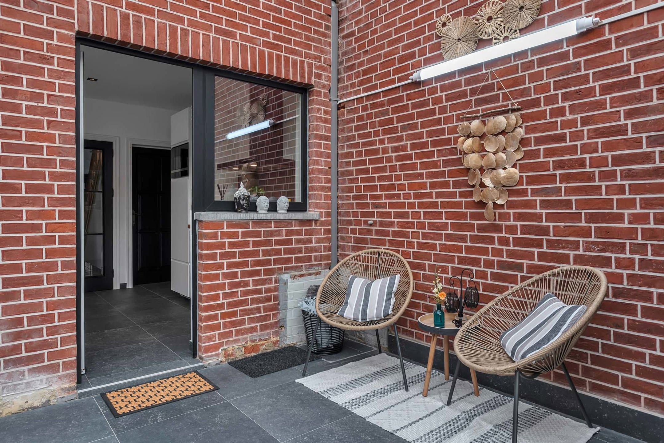 Gerenoveerde woning met 4 slaapkamers en 2 badkamers.  foto 7