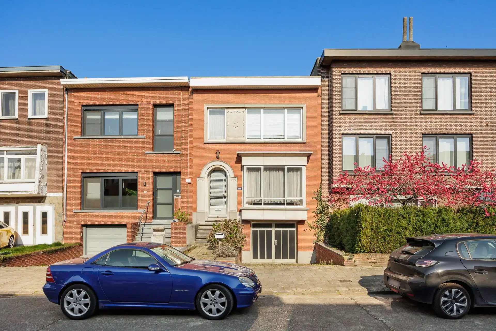 Woning met veel potentieel in rustige straat in Deurne-Oost foto {{pictureIndex}}