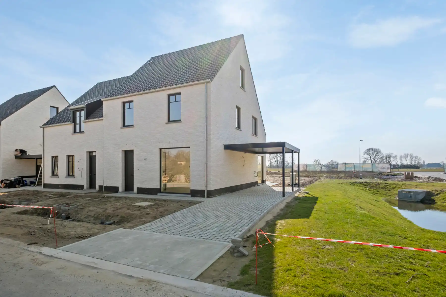 Ruime nieuwbouwwoningen op prachtige locatie in Gistel. foto 2