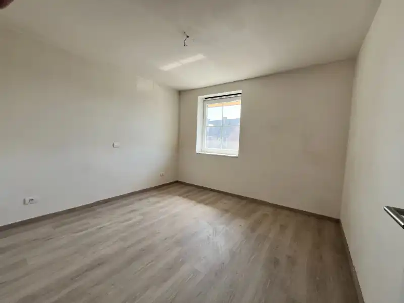 Halfopen woning met 3 slaapkamers en garage foto 15