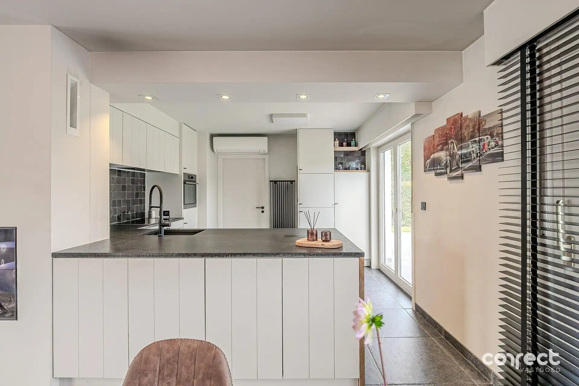 Prachtige, instapklare open bebouwing met ruime tuin in een rustige buurt. foto 6