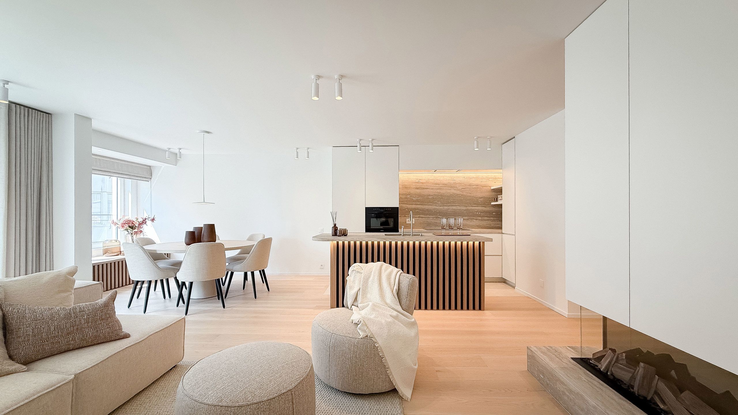 Volledig gerenoveerd appartement / Gemeubileerd / met garage foto 5