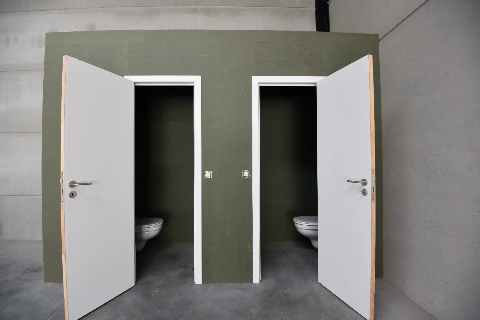 Goed gelegen nieuwbouw KMO-unit 267m² te Eeklo foto 5