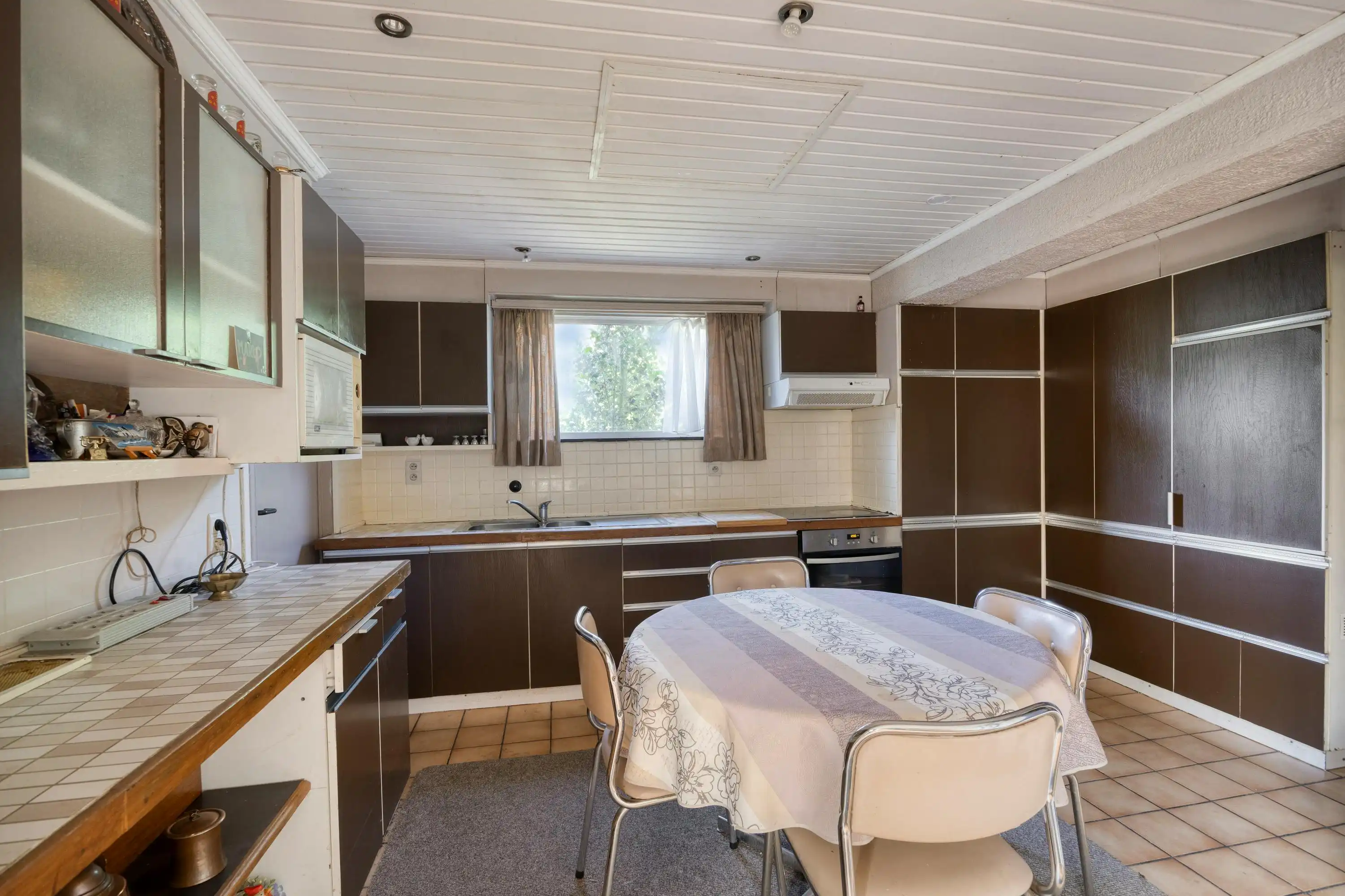 Op te knappen woning met 4 slaapkamers, ruime tuin nabij centrum Diepenbeek foto 10