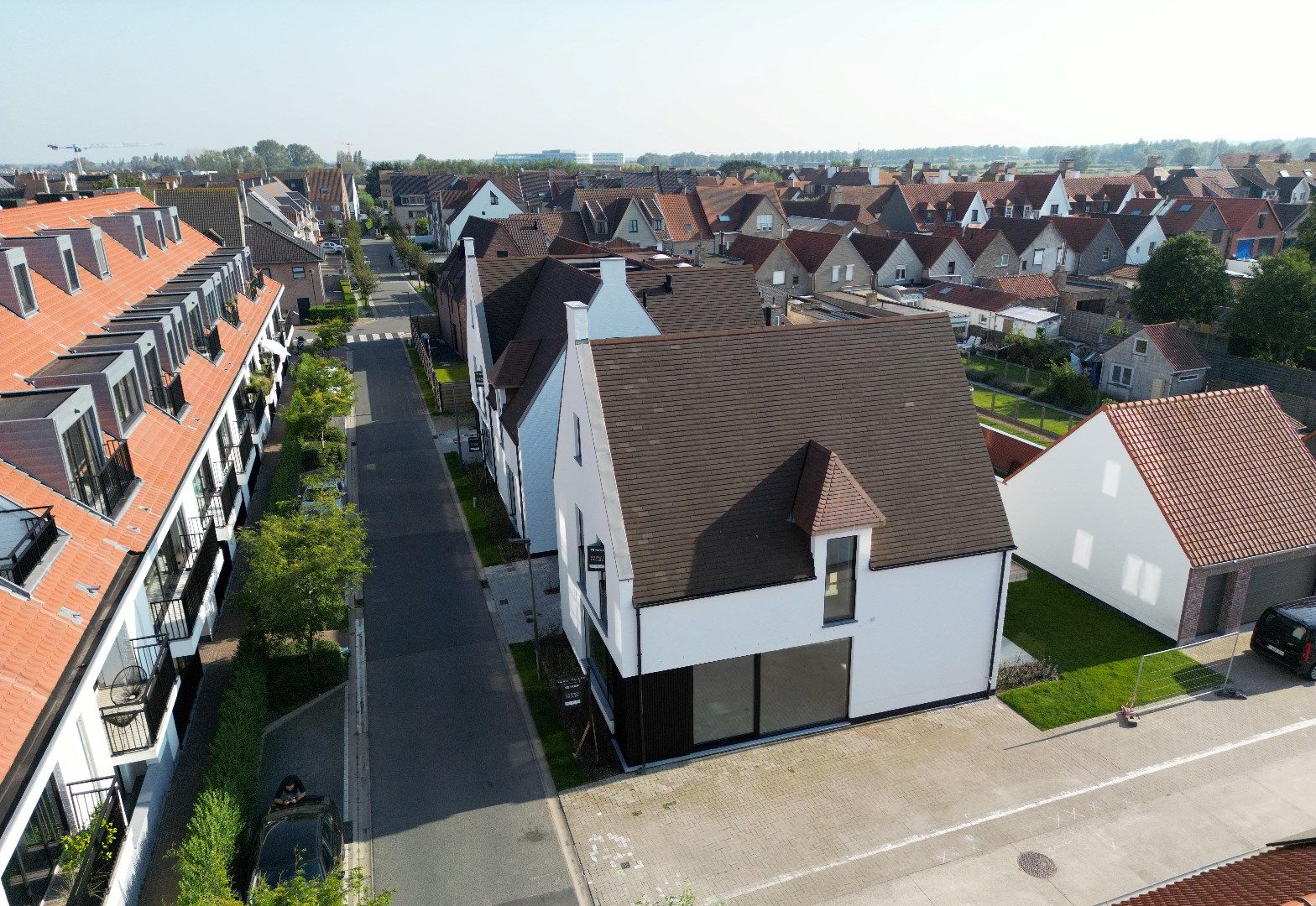 Nieuwbouw  hoekwoning rustig gelegen tegen Duinenwater. foto 2