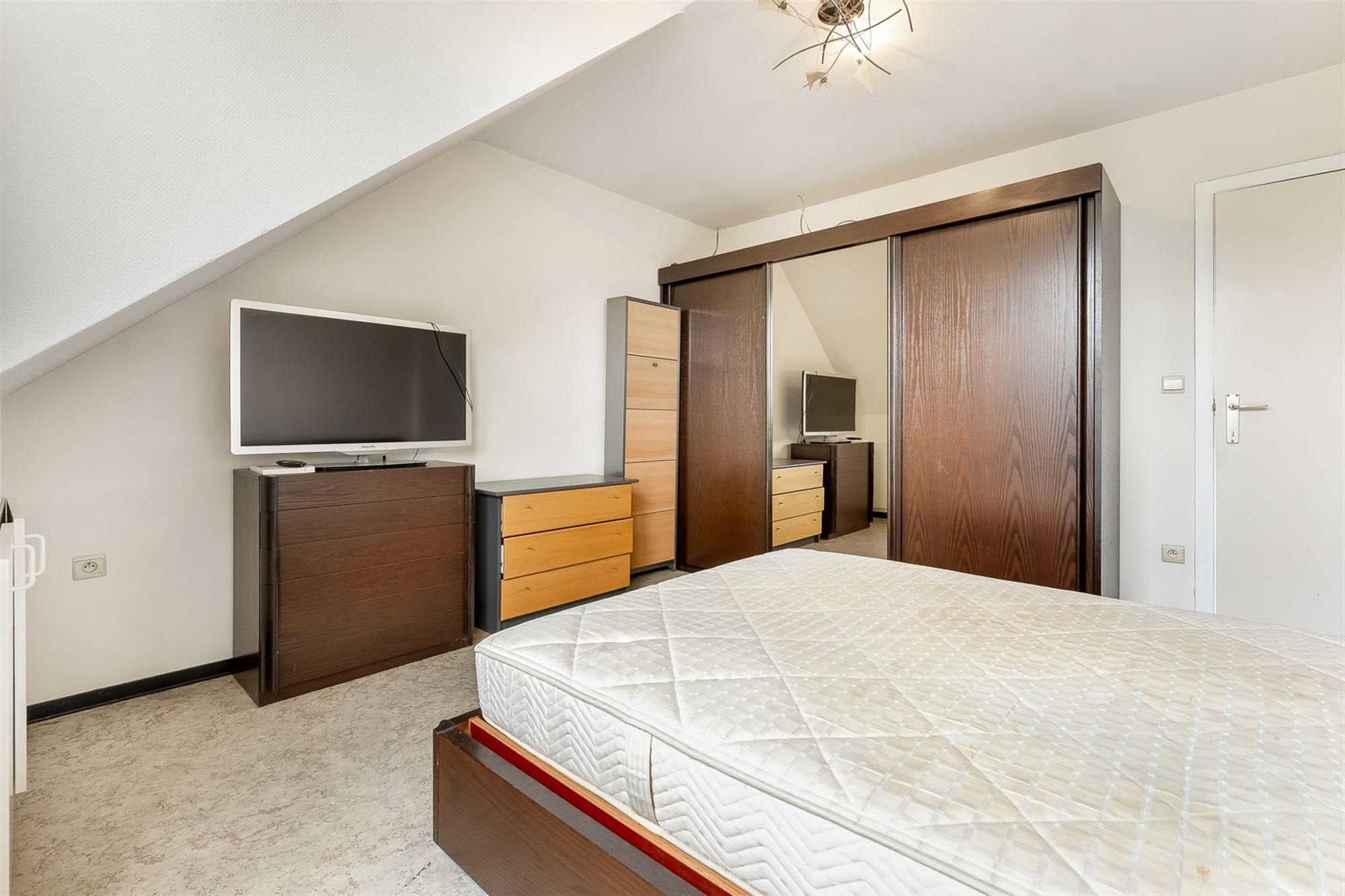 INSTAPKLAAR APPARTEMENT MET RUIM ZONNETERRAS PAL IN CENTRUM BALEN foto 14