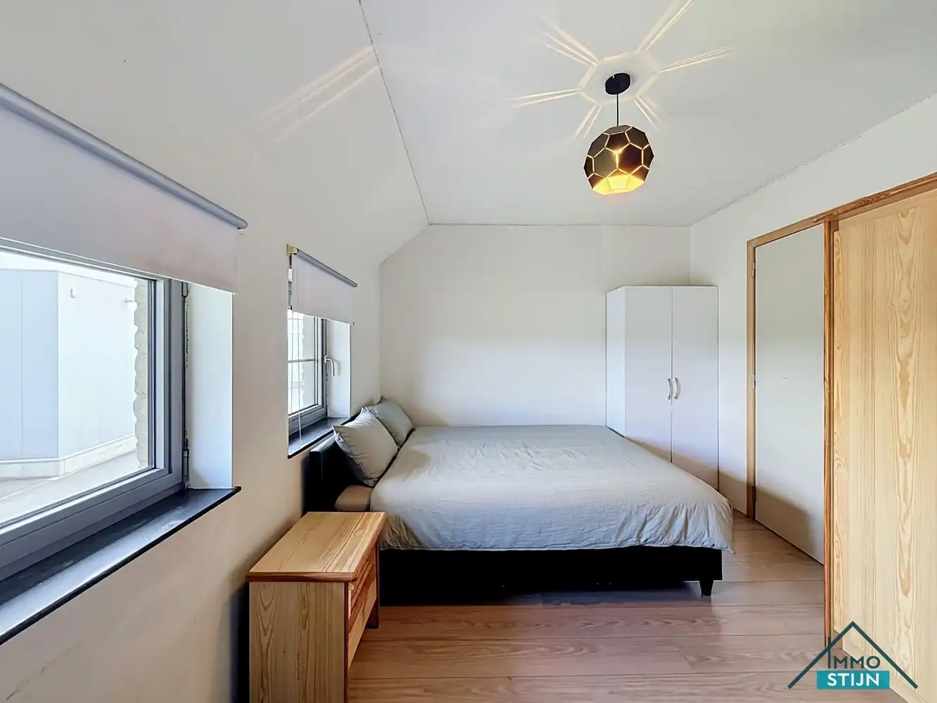 Recente instapklare woning met 4 slaapkamers en bijgebouw foto 8