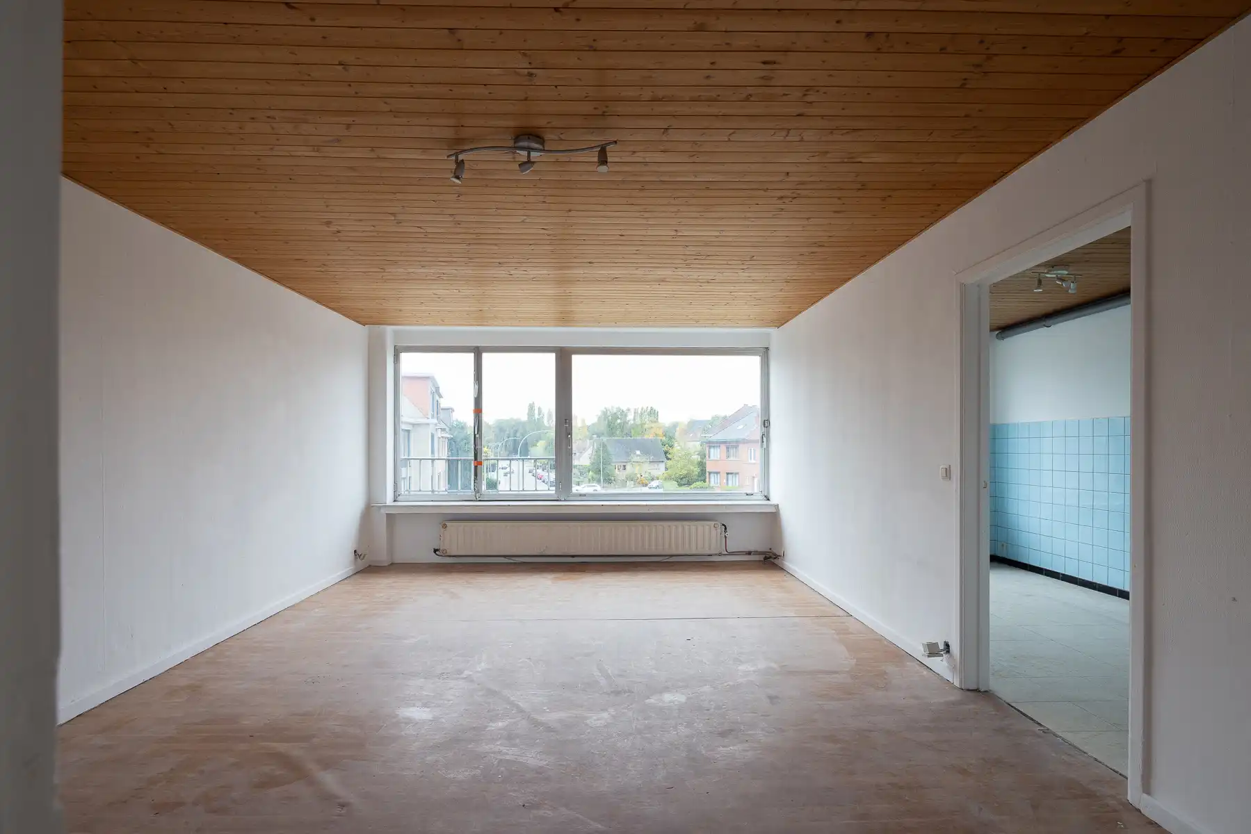 Te renoveren appartement met twee slaapkamers foto 2