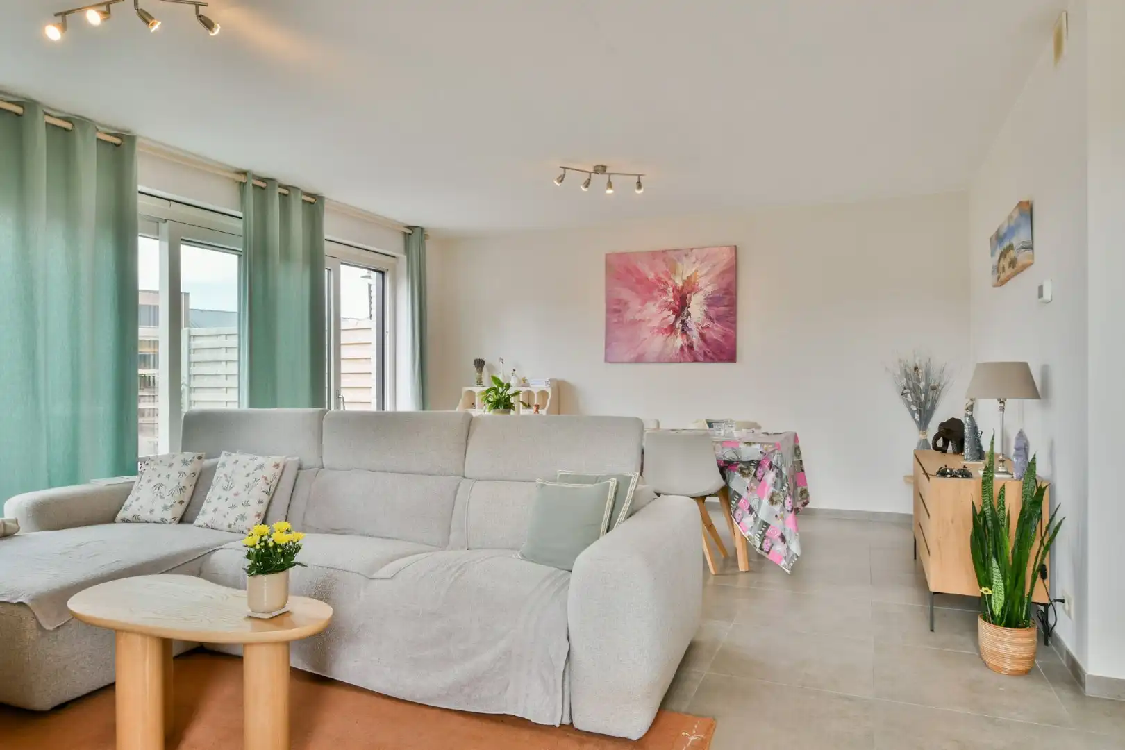 Gelijkvloers nieuwbouwapp met 2 slpks, tuin en garage te Brugge foto 3