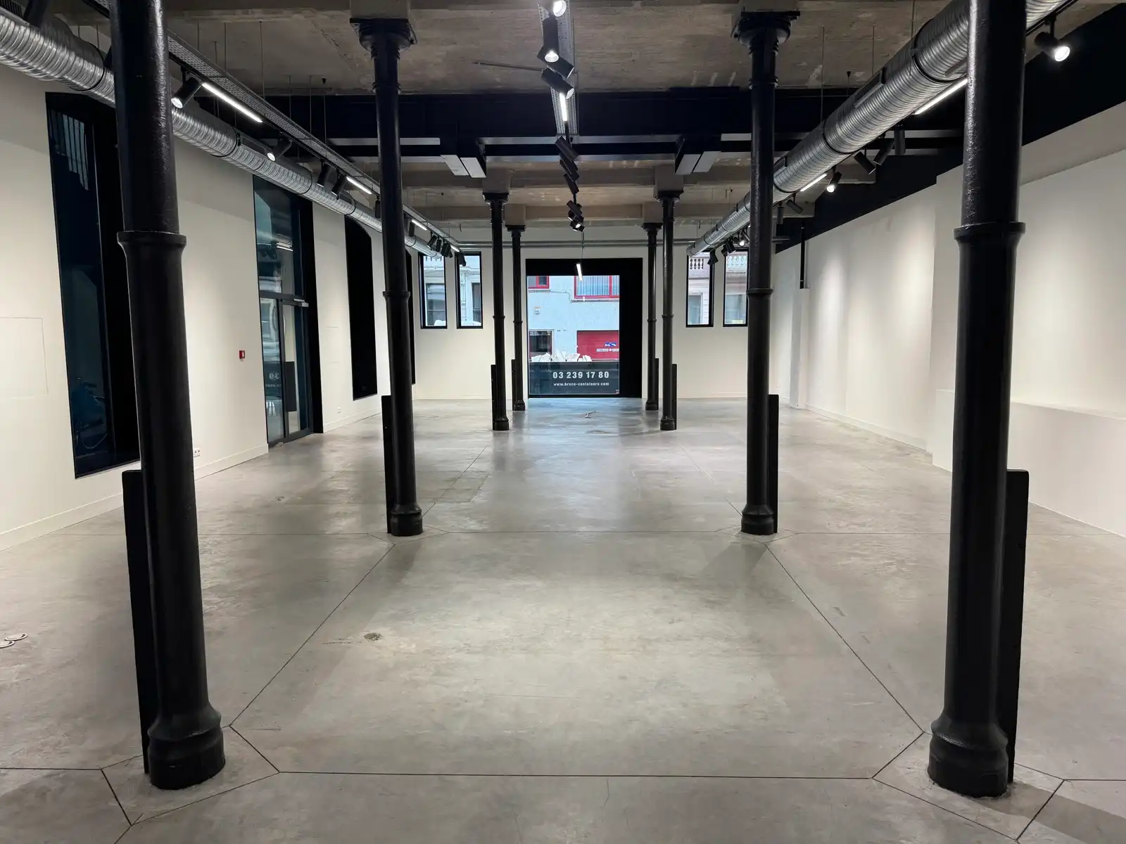 Industriële showroom in hartje Antwerpen foto 5