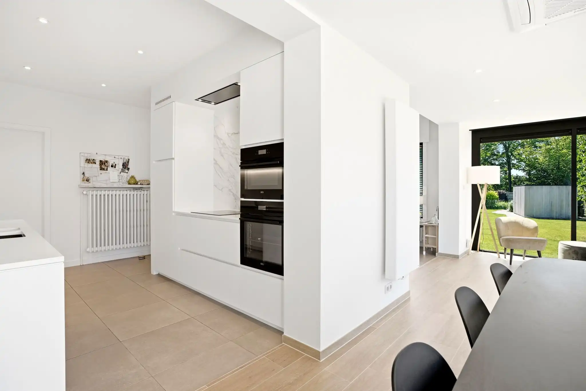 Instapklare woning (perceel 571m²) mét perceel bouwgrond (602m²) te Zedelgem foto 7