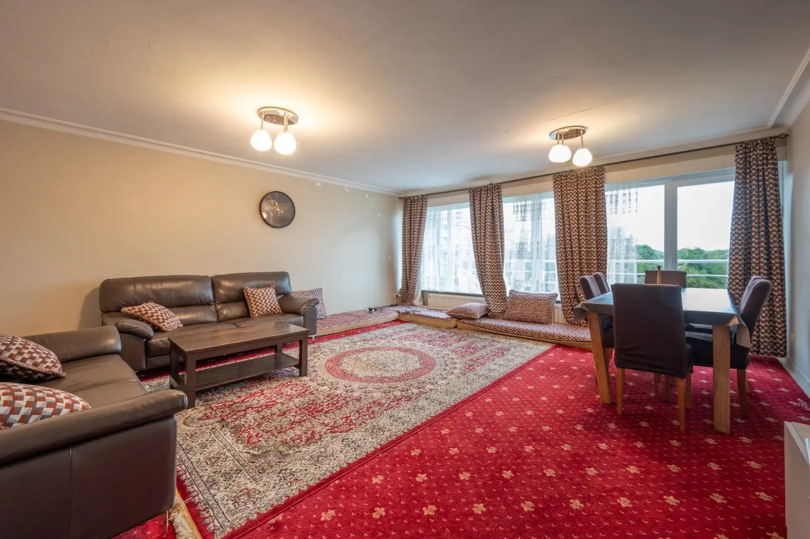 Groot appartement met drie slaapkamers en garage nabij het centrum van Brugge foto 3