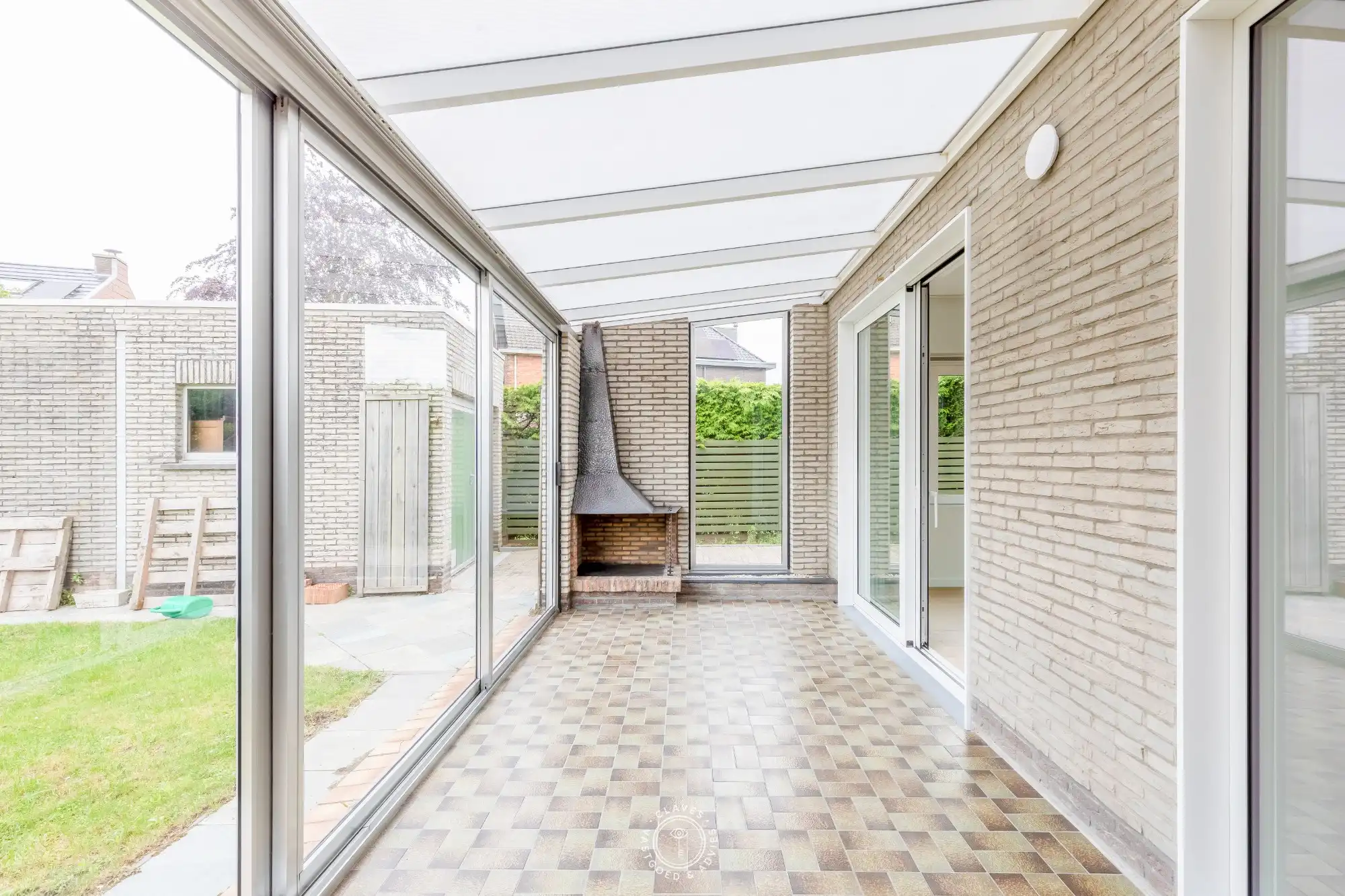 Instapklare gezinswoning met garage en tuin foto 7